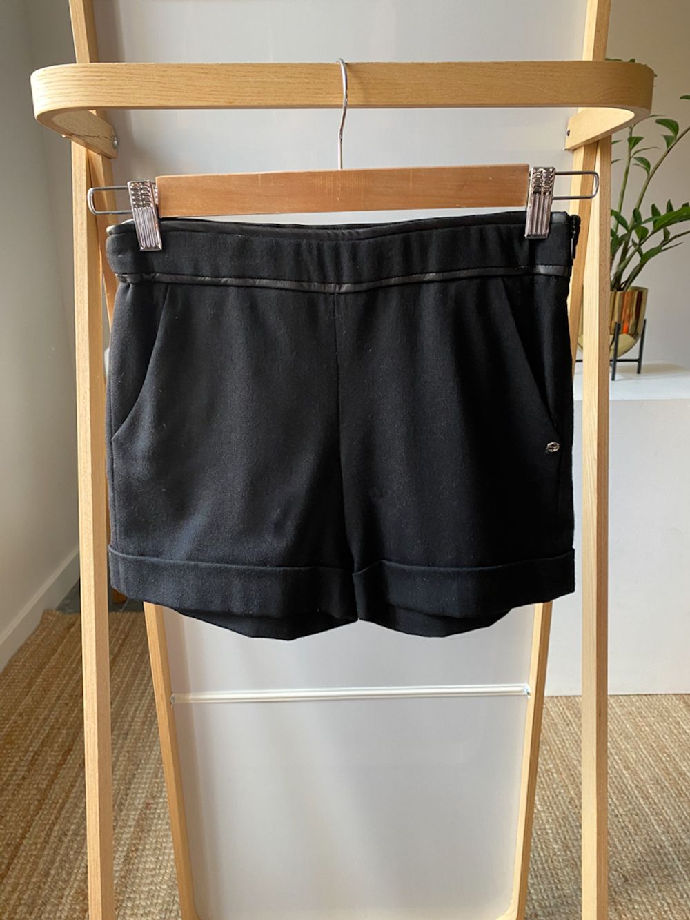 Шерстяные шорты Gucci, 152