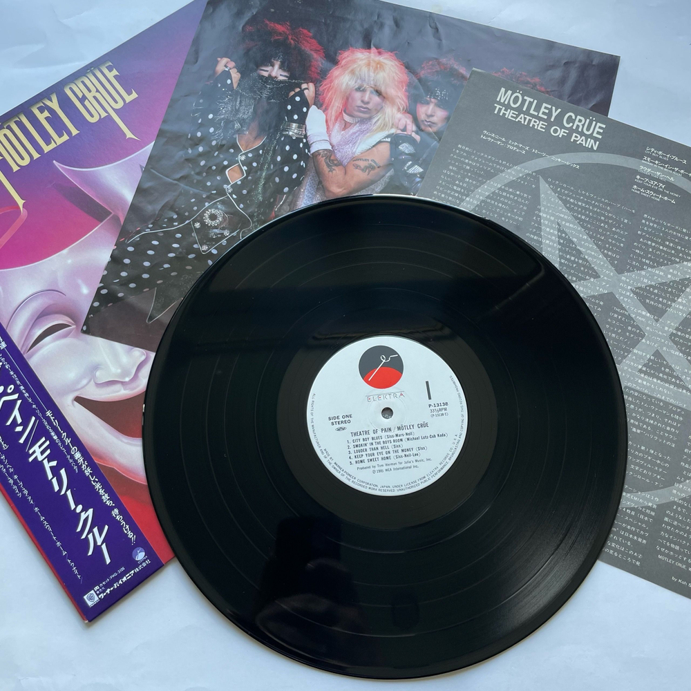 Винтажная виниловая пластинка LP Motley Crue Theatre Of Pain (Япония 1985) (Оби Copy)