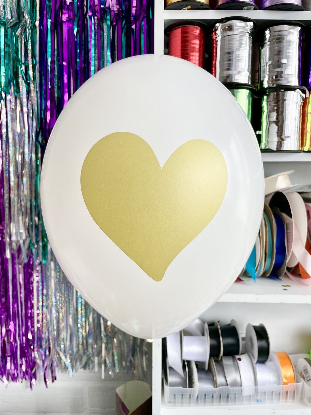 Шар с рисунком 30 см Золотое Сердце. Белый (БГ-17) 