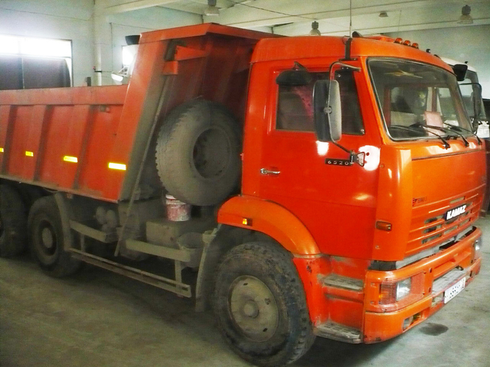 Самосвал КАМАЗ-6520