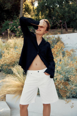 ZARA ДЖИНСОВЫЕ ШОРТЫ RELAXED СО СРЕДНЕЙ ПОСАДКОЙ — ZW COLLECTION, БЕЛЫЙ