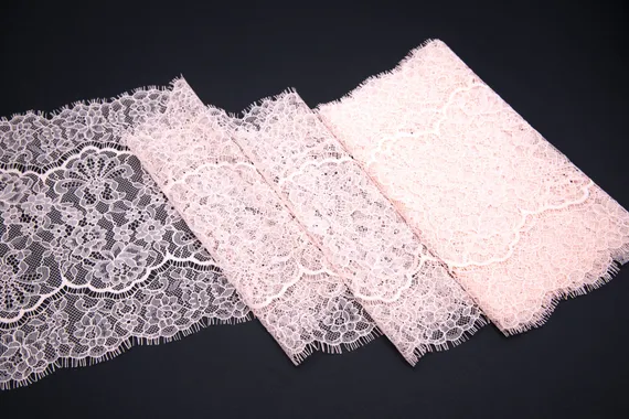 01-61 Кружево шантильи 23 см, розовый