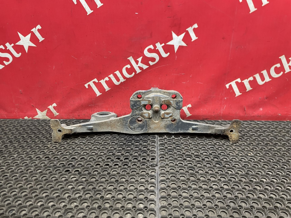 Кронштейн пневморессоры левый 2018г.