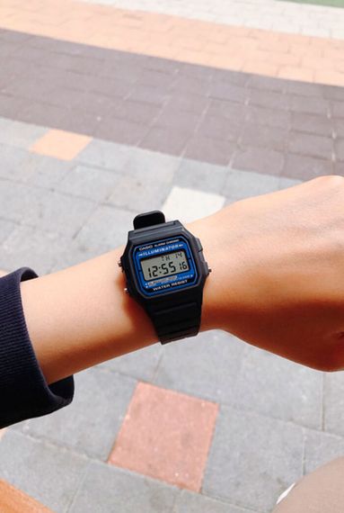 Наручные часы Casio F-105W-1A