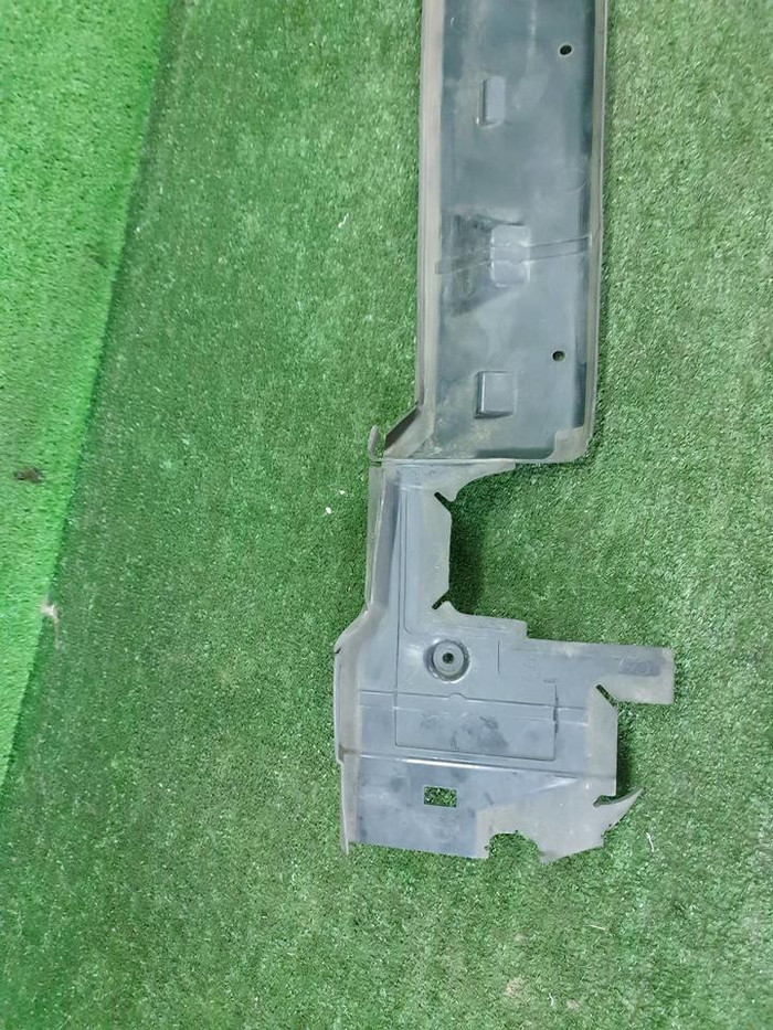 Воздуховод радиатора нижний BMW X3 G01 (2017-2021)