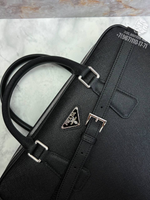 Портфель Prada