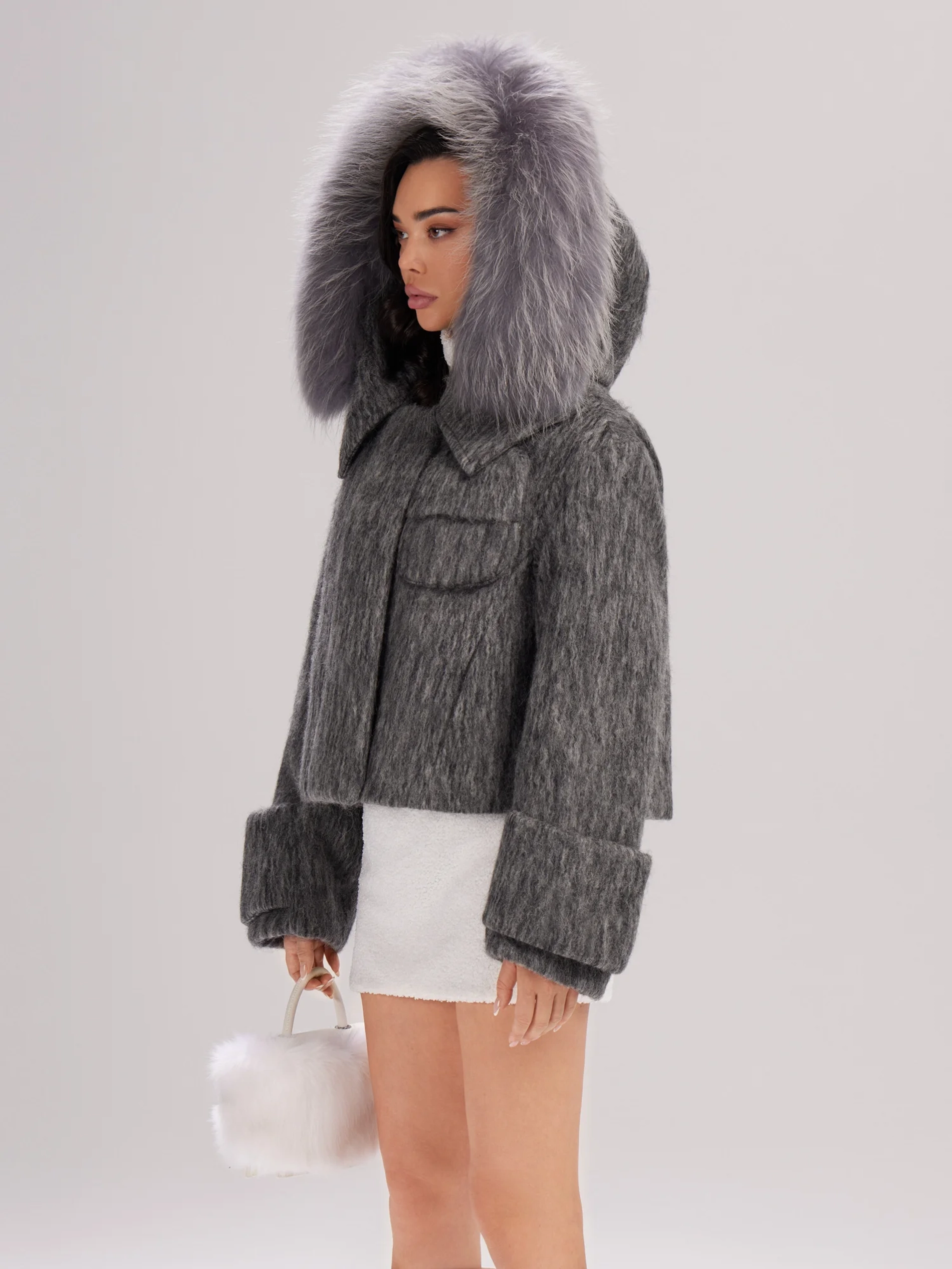 Oversize пуховик с шерстяной фактурой