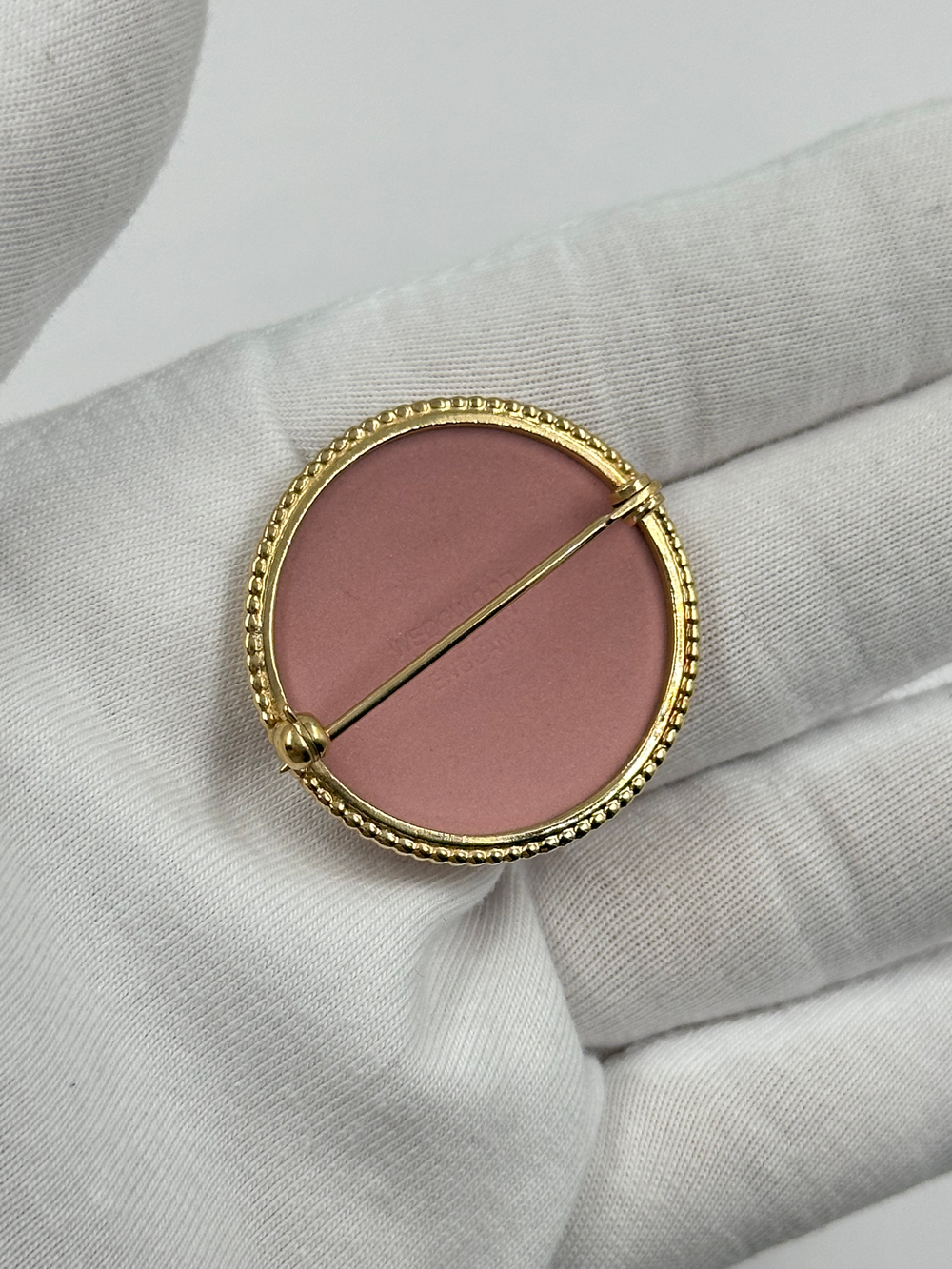 Брошь Wedgwood розовая