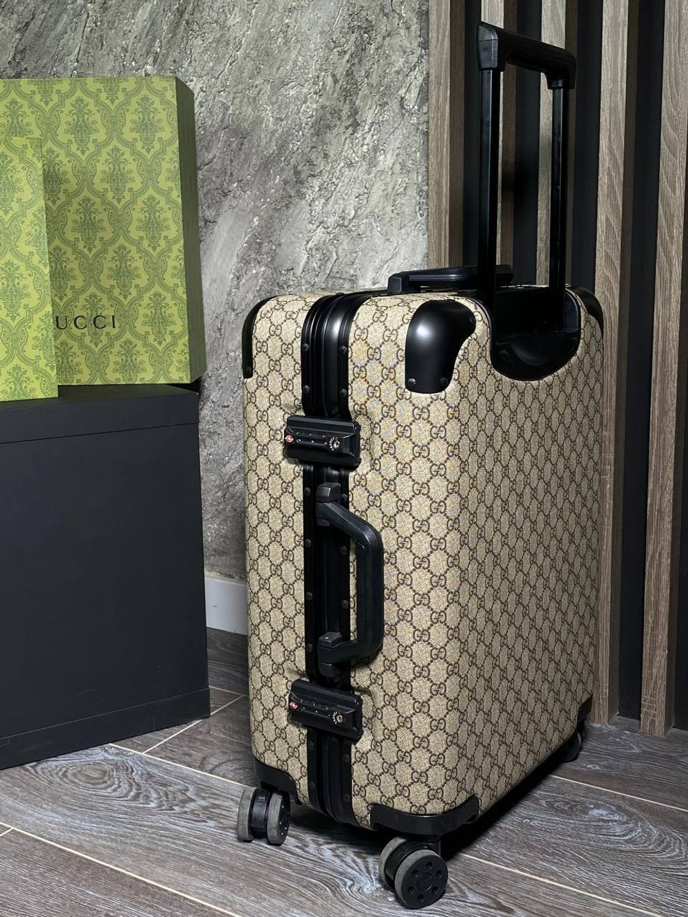 Чемодан  Gucci