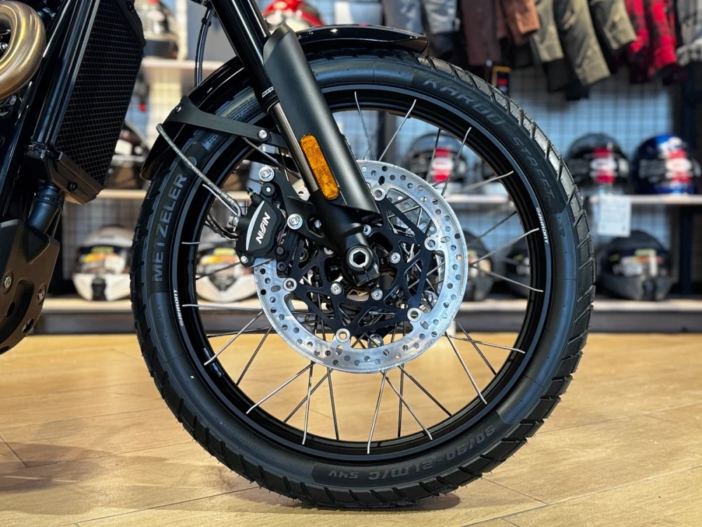 Triumph Scrambler 1200, 2025 красный
