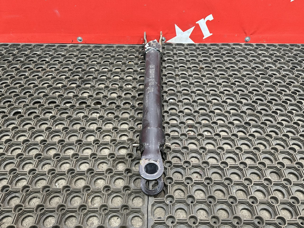 Стойка заднего стабилизатора 2023г