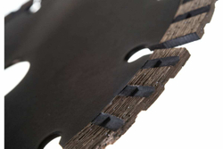 Алмазный отрезной диск ЗУБР Профессионал Универсал 150 мм, по бетону, кирпичу, граниту 36650-150_z02