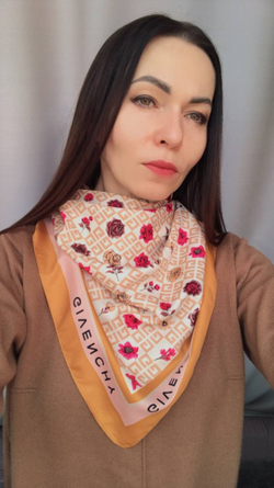 Платок женский Живанши