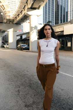 ZARA БРЮКИ С ЗАЩИПАМИ И РЕМНЕМ, ТАБАЧНЫЙ