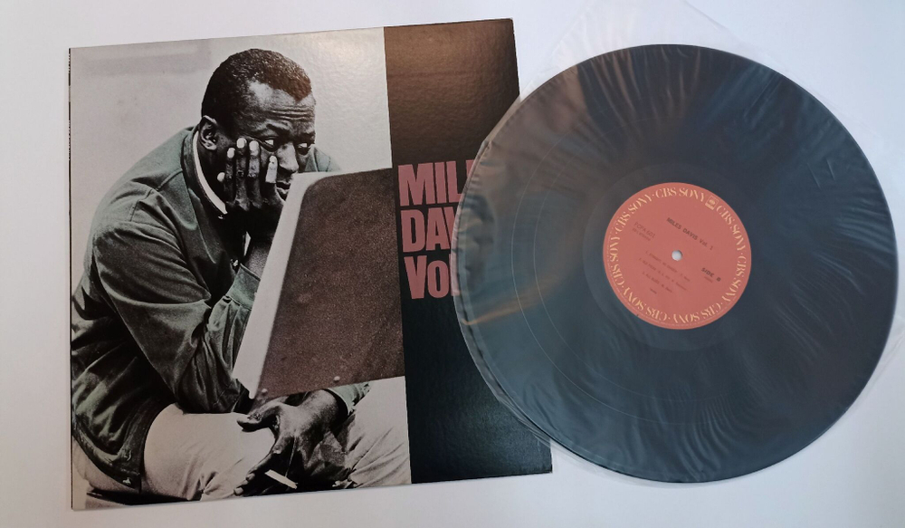 Винтажная виниловая пластинка LP Miles Davis Miles Davis Vol. 1 The Great Jazz Collection (Japan 1981)