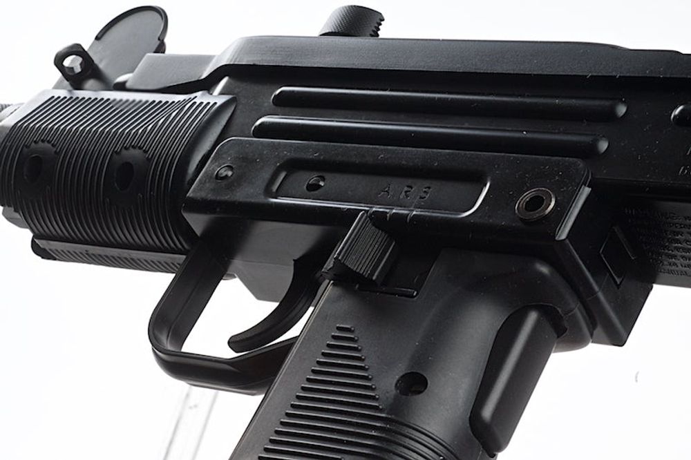 Пневматический пистолет-пулемёт KWC SUB MACHINE GUN (UZM)