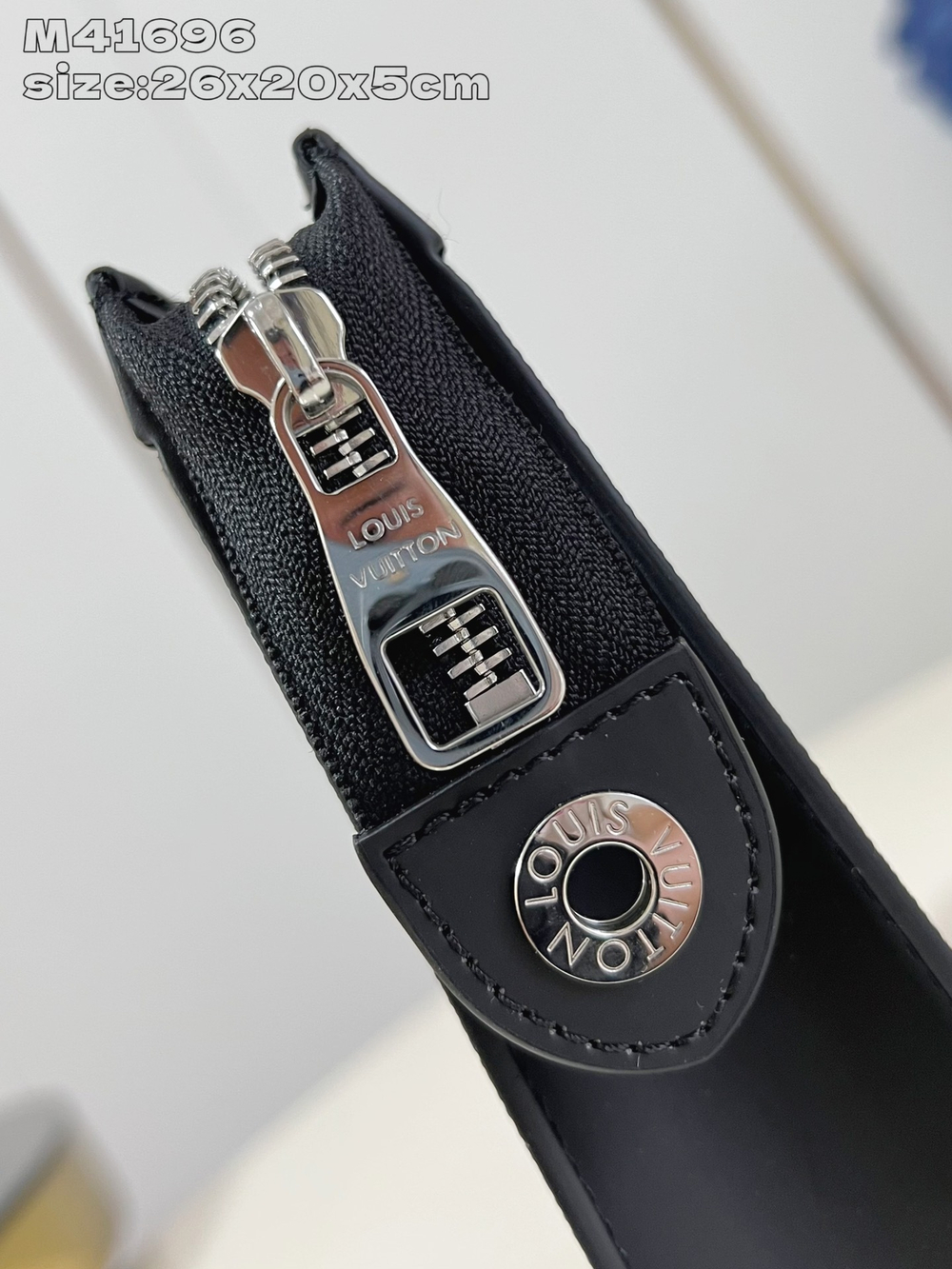 Louis Vuitton Pochette Voyage MM