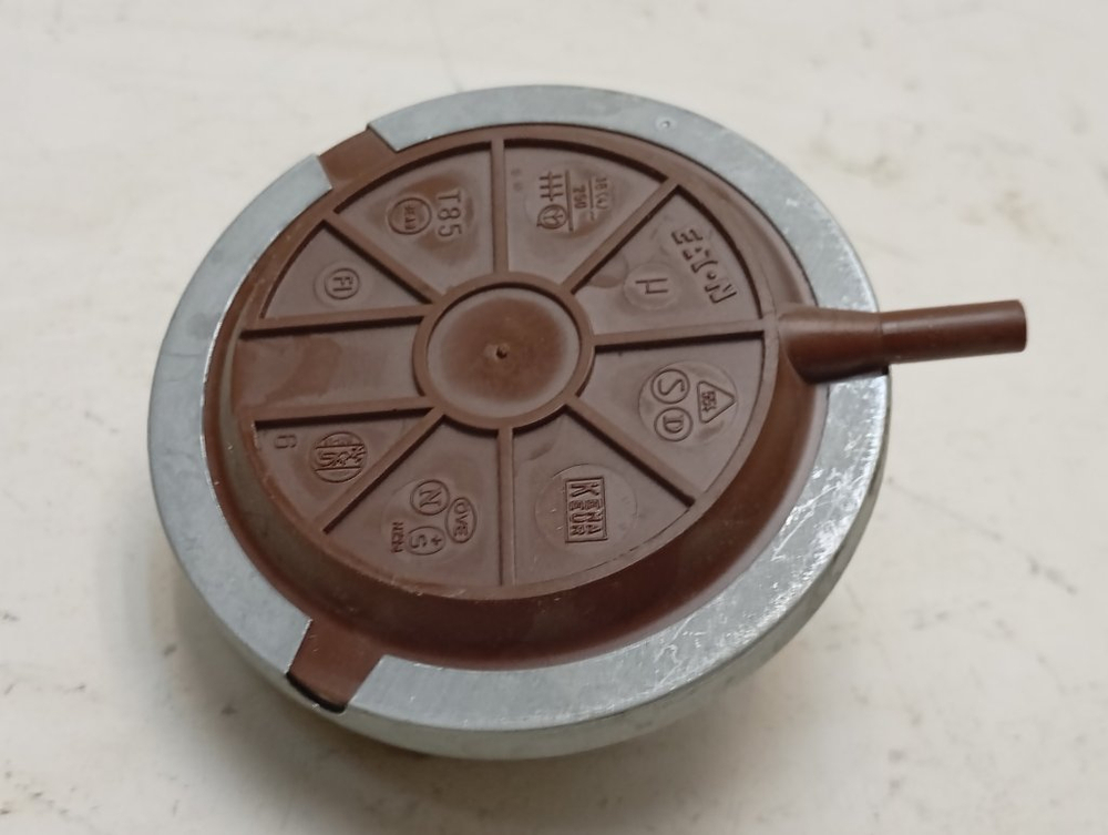 WDN2067WF кт37 Датчик уровня воды для стиральной машины Indesit 160019901 б/у