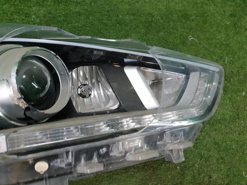 Битая Фара правая Hyundai Creta 1 (2016-2020) галоген