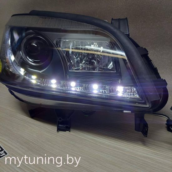 Передние фары daylight black для Opel Zafira A