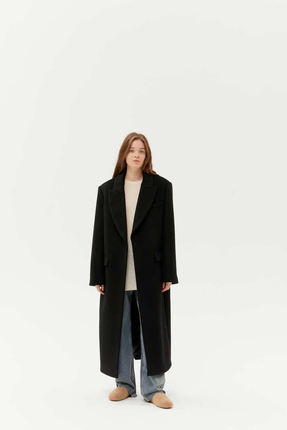 Объёмное пальто из шерсти, черное