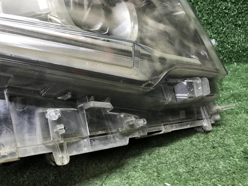 Битая Фара правая Toyota LC Prado 150 (17-нв) LED