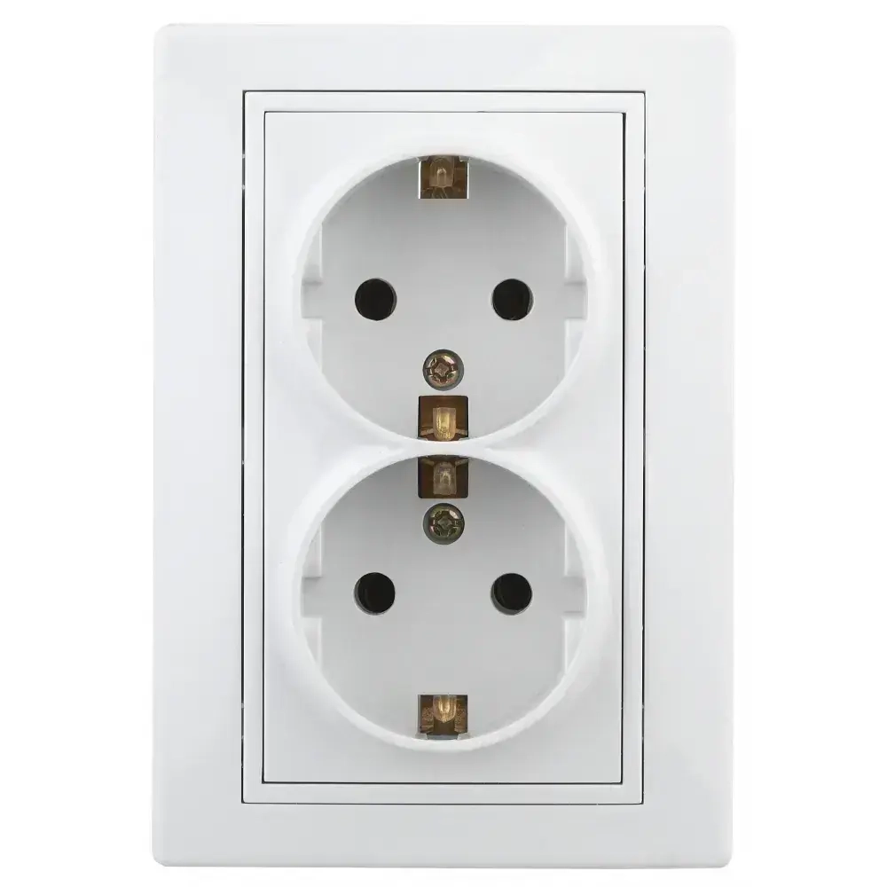 Розетка Intro Plano 1-205-01 с заземлением двойная 2X2P+E Schuko 16А-250В IP20 скрытой установки белая