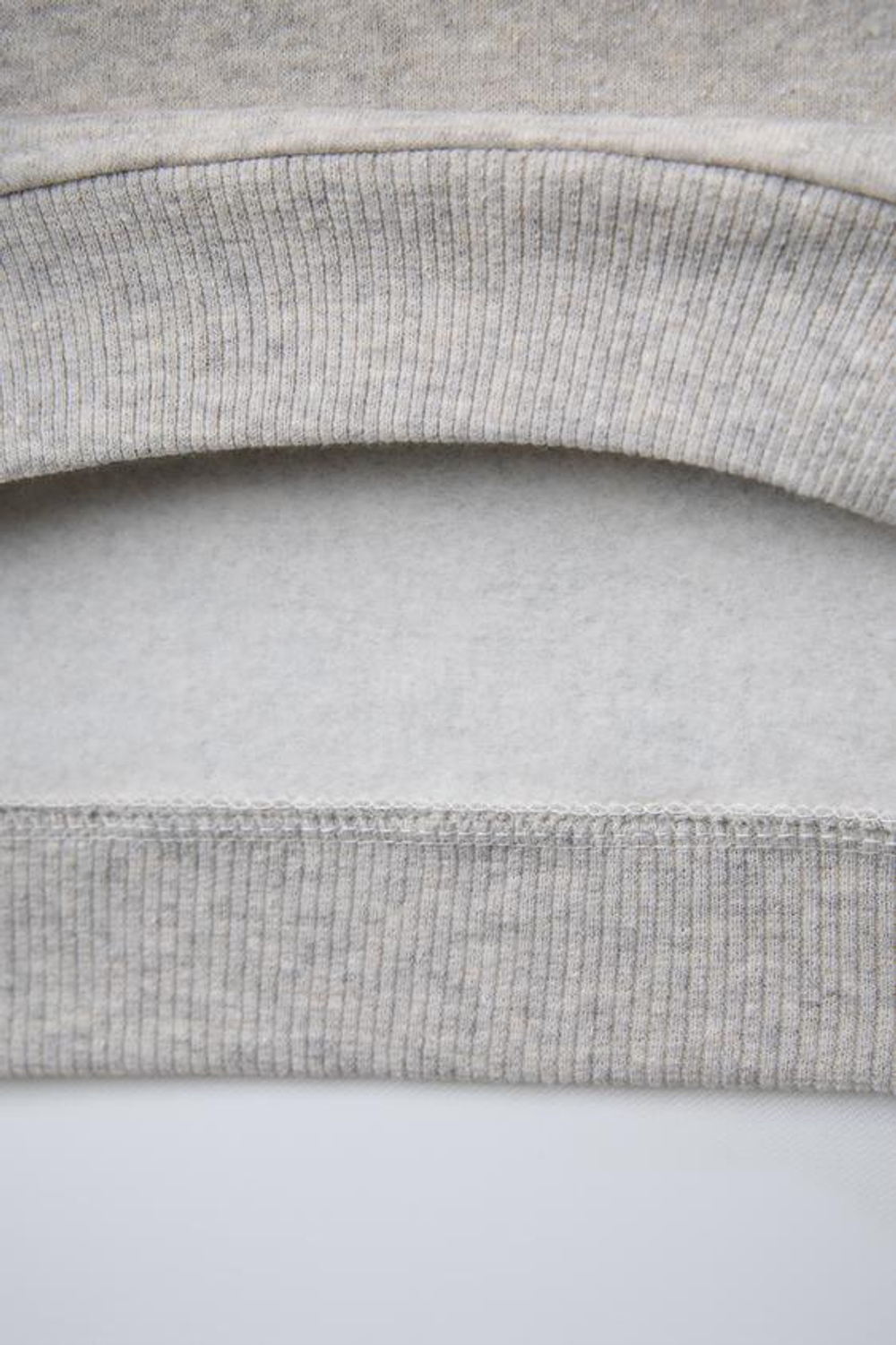 ZARA ТОЛСТОВКА С КОНТРАСТНЫМ ВОРОТНИКОМ, СЕРЫЙ С МЕЛАНЖЕВЫМ ЭФФЕКТОМ