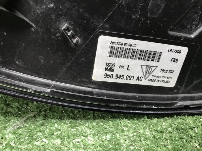 Фонарь левый внешний Porsche Macan 95b (2018-н.в.)