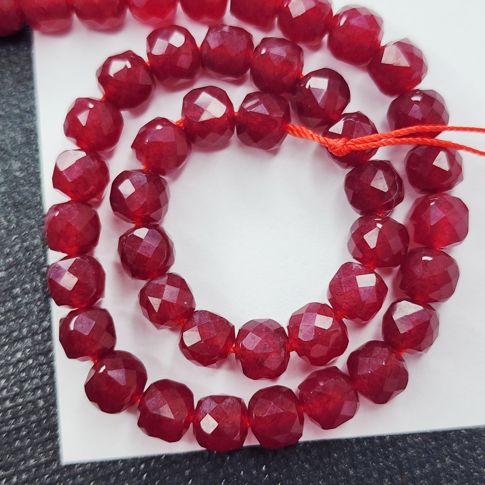Рубиновый кварц, бусины куб, р-р примерно 6.5мм, красивая огранка