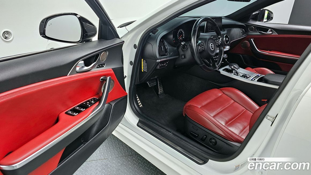Kia Stinger 2.0 Turbo 2WD (01.2020)