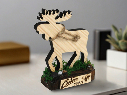 Сувенир из дерева "Лось. Сибирь-Урал"