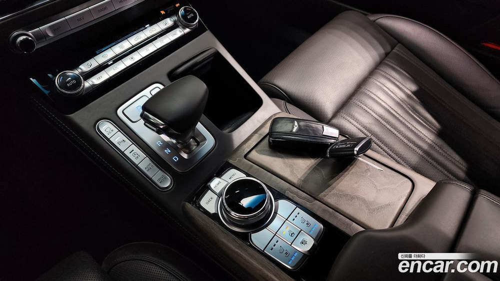 Genesis G90 3.8 AWD (08.2020)