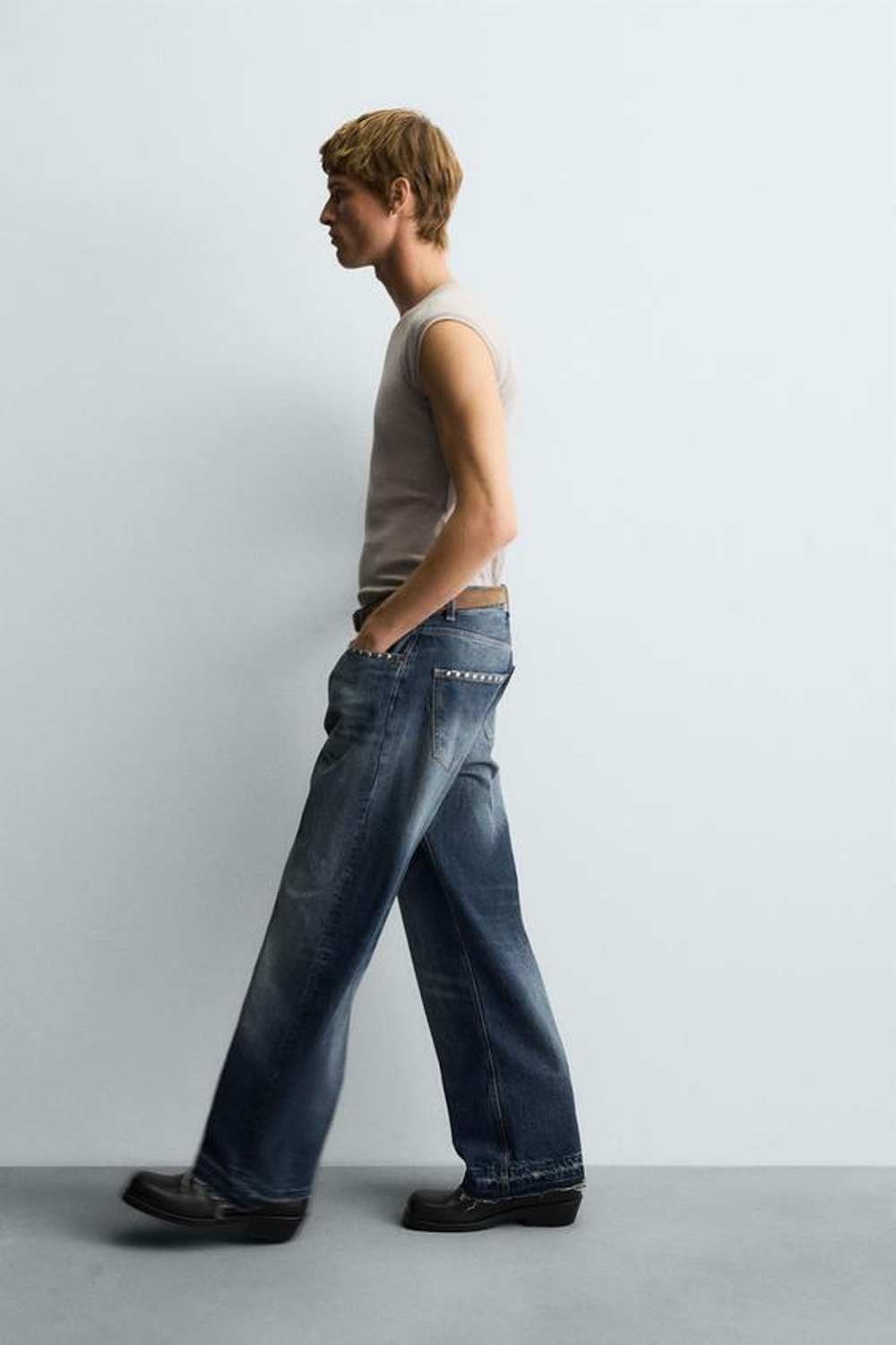 ZARA ДЖИНСЫ СВОБОДНОГО КРОЯ С ЗАКЛЕПКАМИ, СИНИЙ