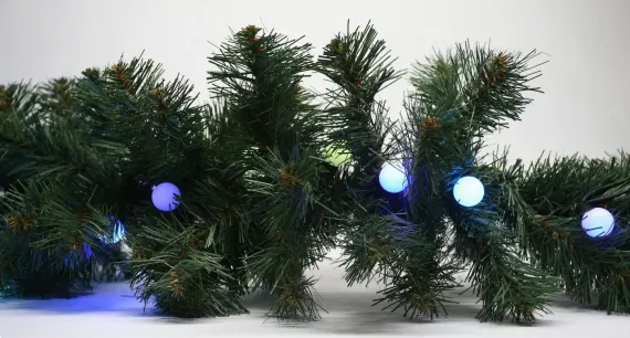 Светодиодная гирлянда шарики Fiesta, 10 м., 100 RGB LED ламп 23 мм, черный каучук, LTC (RGB BB100-2-2RGB)