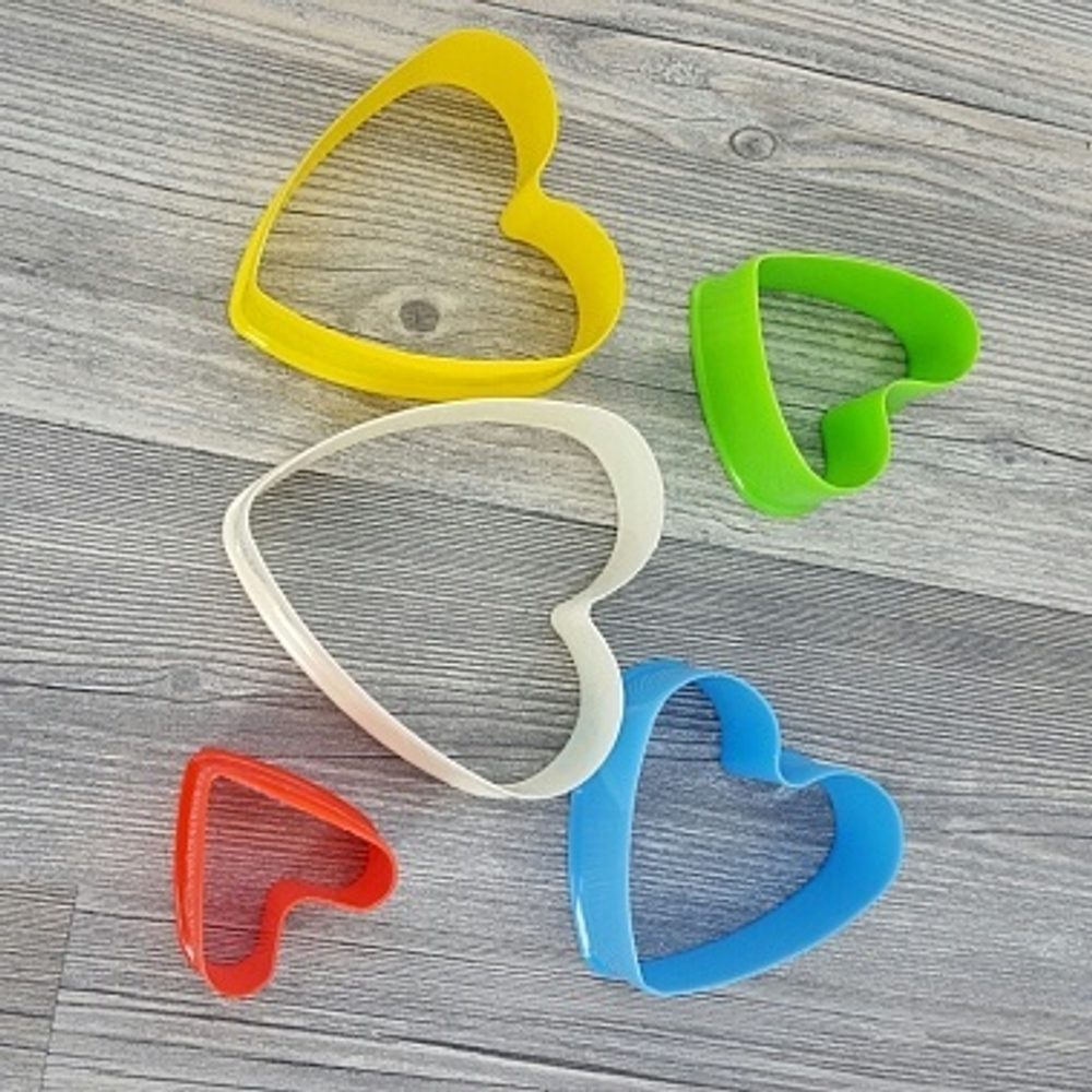 Набор каттеров Сердечки (5шт, разноцветные)