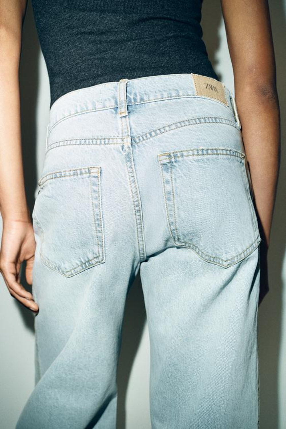 ZARA ДЖИНСЫ Z1975 STRAIGHT С НИЗКОЙ ПОСАДКОЙ И ДЕКОРАТИВНЫМИ ШВАМИ, ГОЛУБОЙ