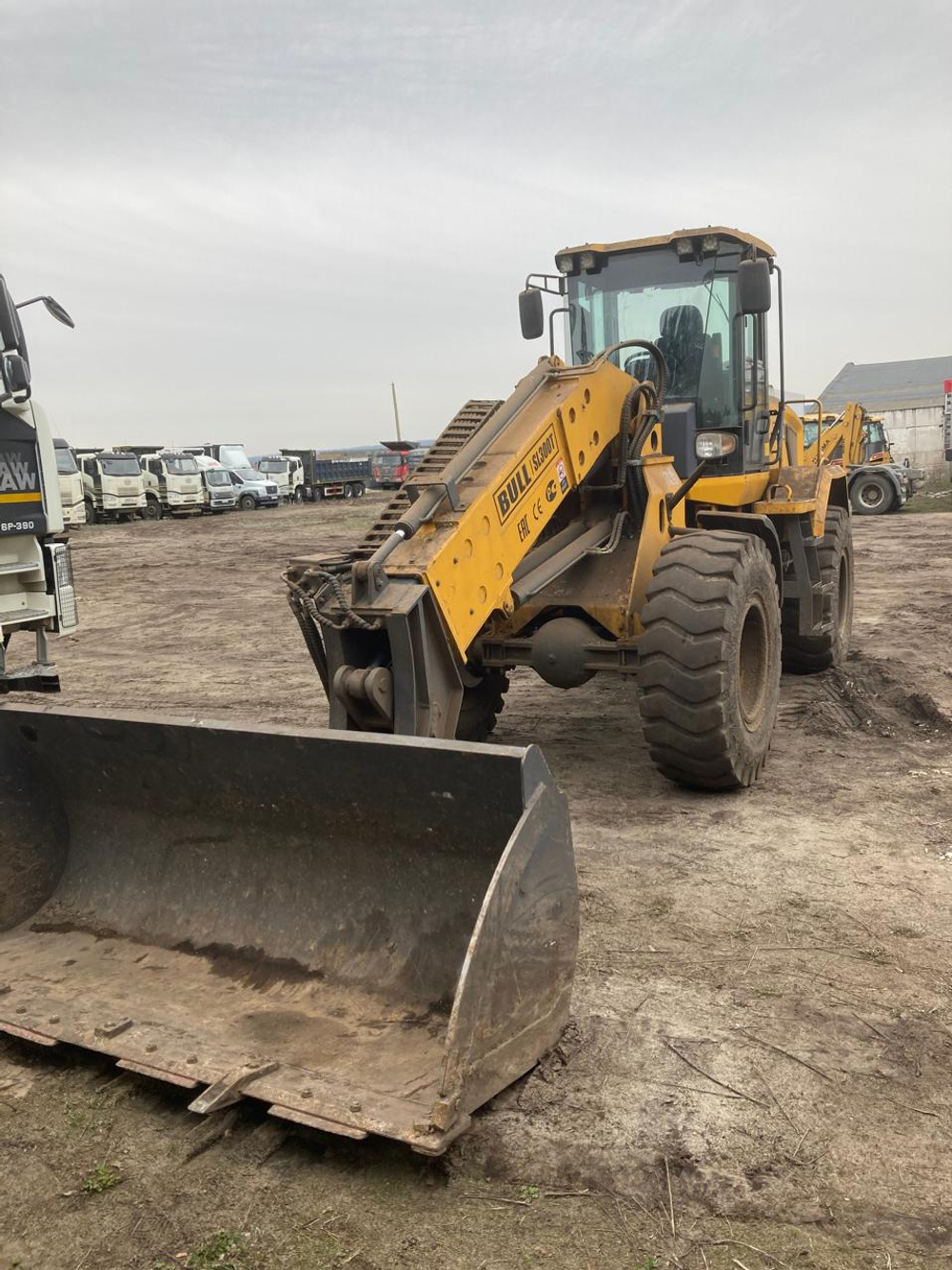 Bull SL300 Фронтальный погрузчик SL300T (Дизельный, 6,0 л, 98 л.с., АТ)