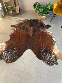 Коровья шкура на пол натуральная. 200 х 180 см