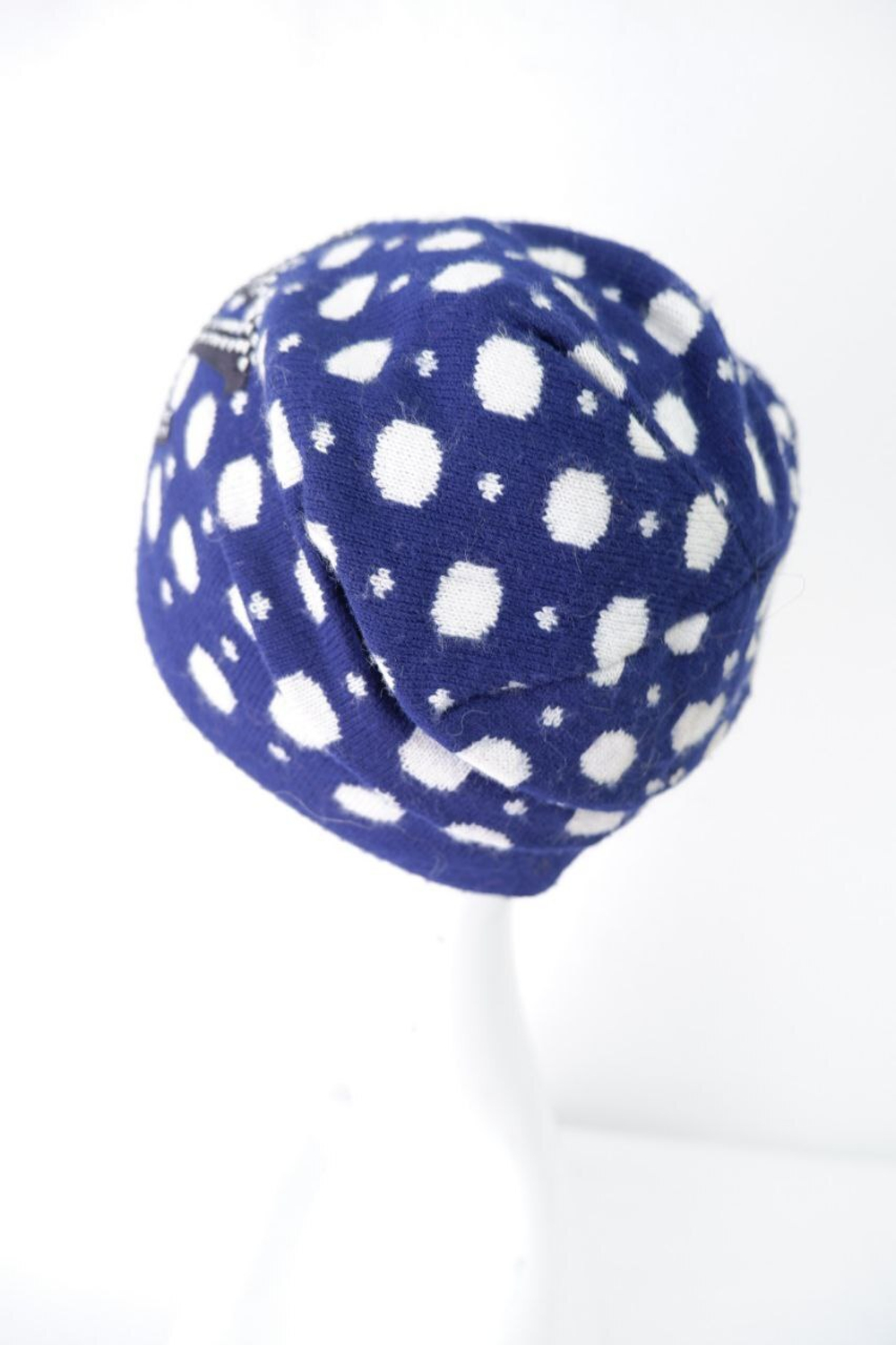 Шапка стильная