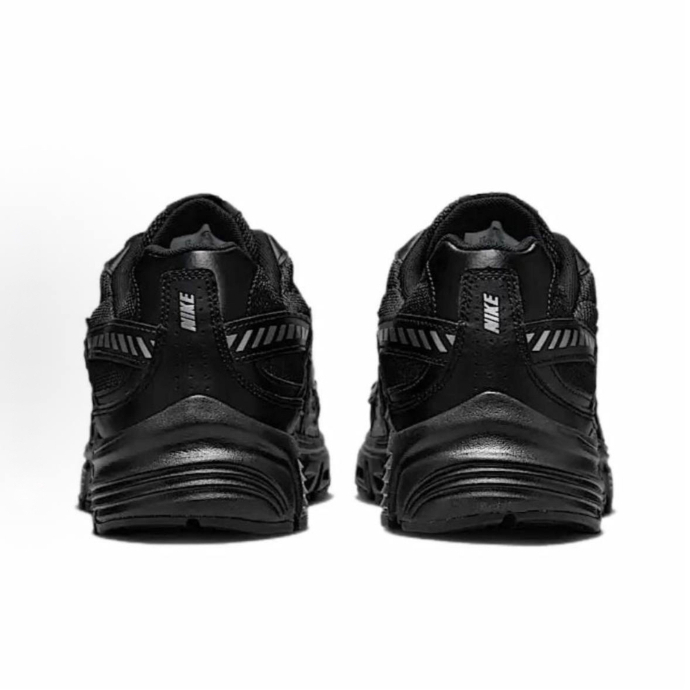 Nike Initiator Silber Black
