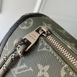 Louis Vuitton Pulse Messenger