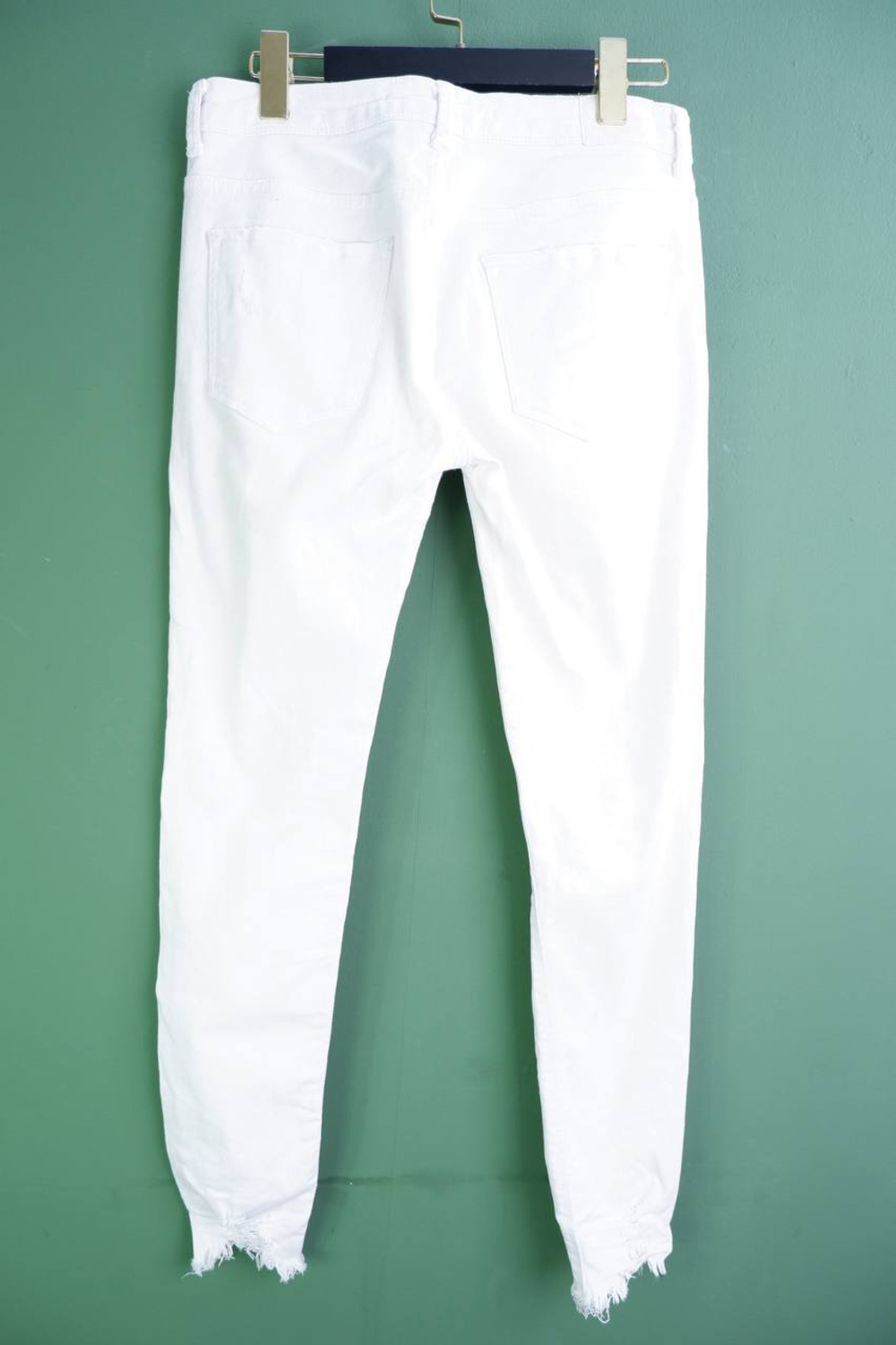 Джинсы Bershka с модными порезами,маркировка 38, визуально на 44 размер