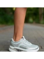 Кроссовки для девочки