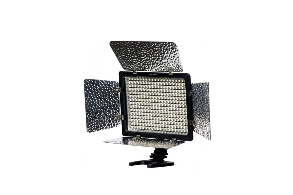Накамерный свет светодиодный Yongnuo YN-300 III LED 3200-5600K
