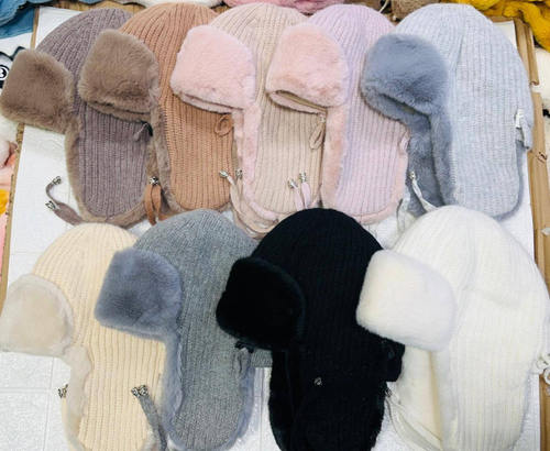 Вязаные шапки-ушанки