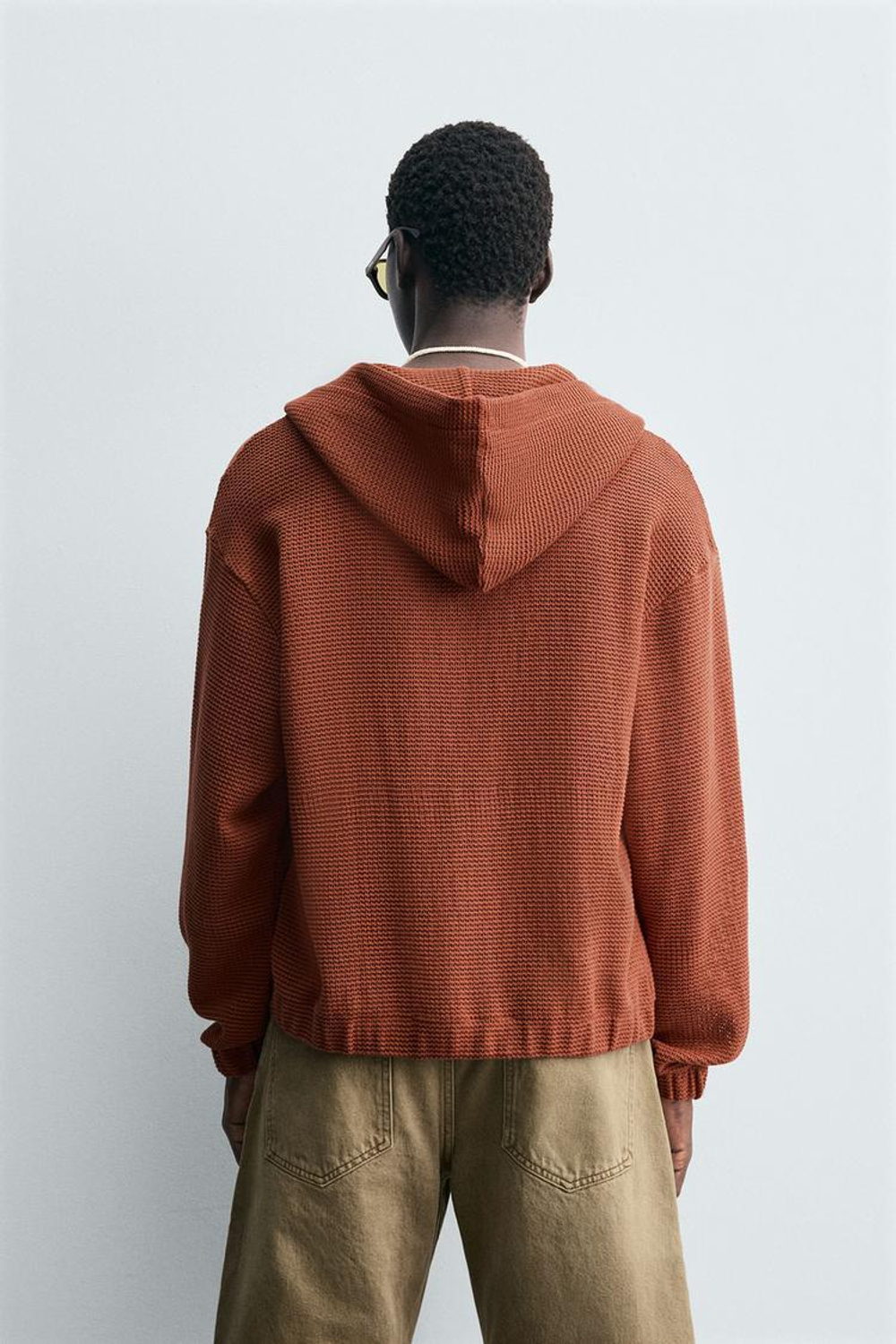 ZARA ТОЛСТОВКА С КАПЮШОНОМ, КРАСНОВАТЫЙ