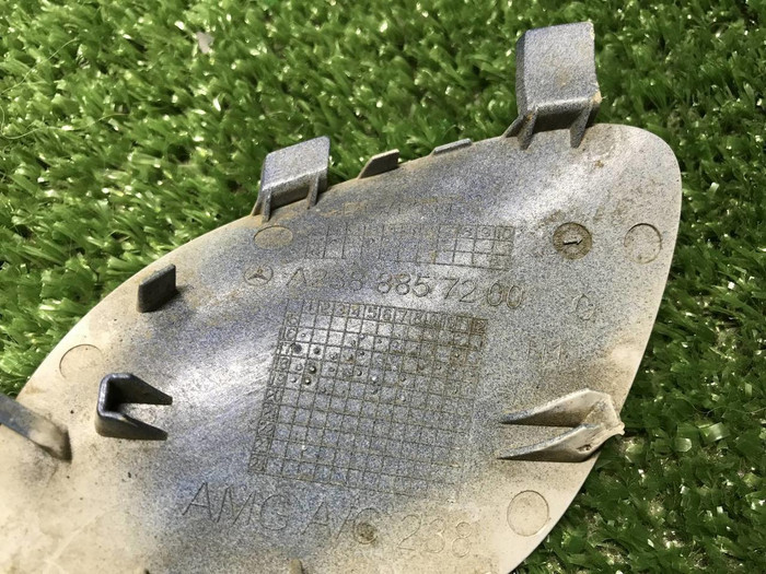 Заглушка буксир. крюка Mercedes E C238 (16-21) AMG