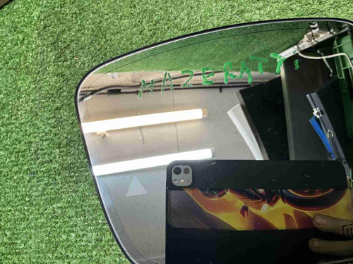 Зеркальный элемент левый Maserati Levante (16-24)