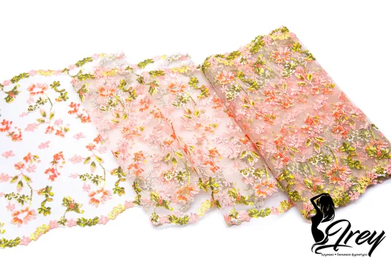 05-107 Вышивка на неэл. сетке 21 см, телесный/салатовый/коралл